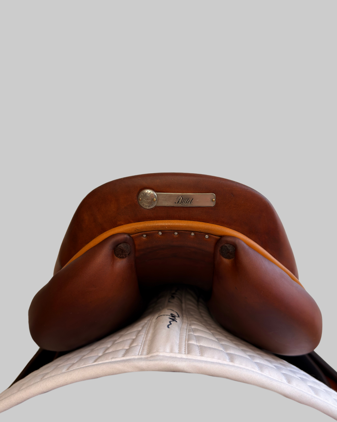 Butet Jumping Saddle — 17.5" Semi-Deep — Standard Tree — Calf Leather — Yellow Detailing