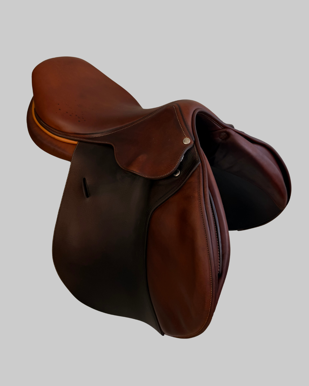Butet Jumping Saddle — 17.5" Semi-Deep — Standard Tree — Calf Leather — Yellow Detailing