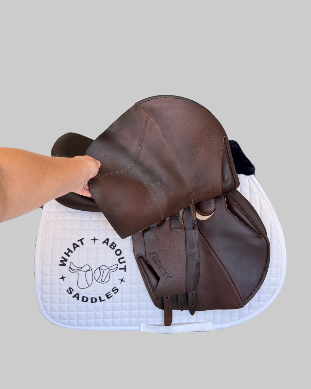 Flex-On Jumping Saddle — 17.5" — Dark Brown (2021)