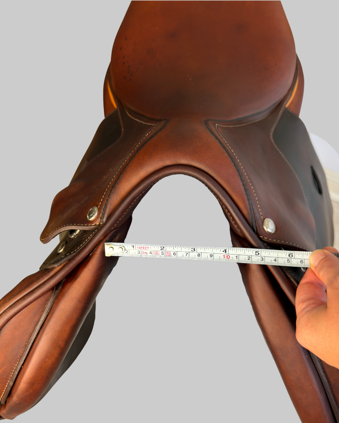 Butet Jumping Saddle — 17.5" Semi-Deep — Standard Tree — Calf Leather — Yellow Detailing