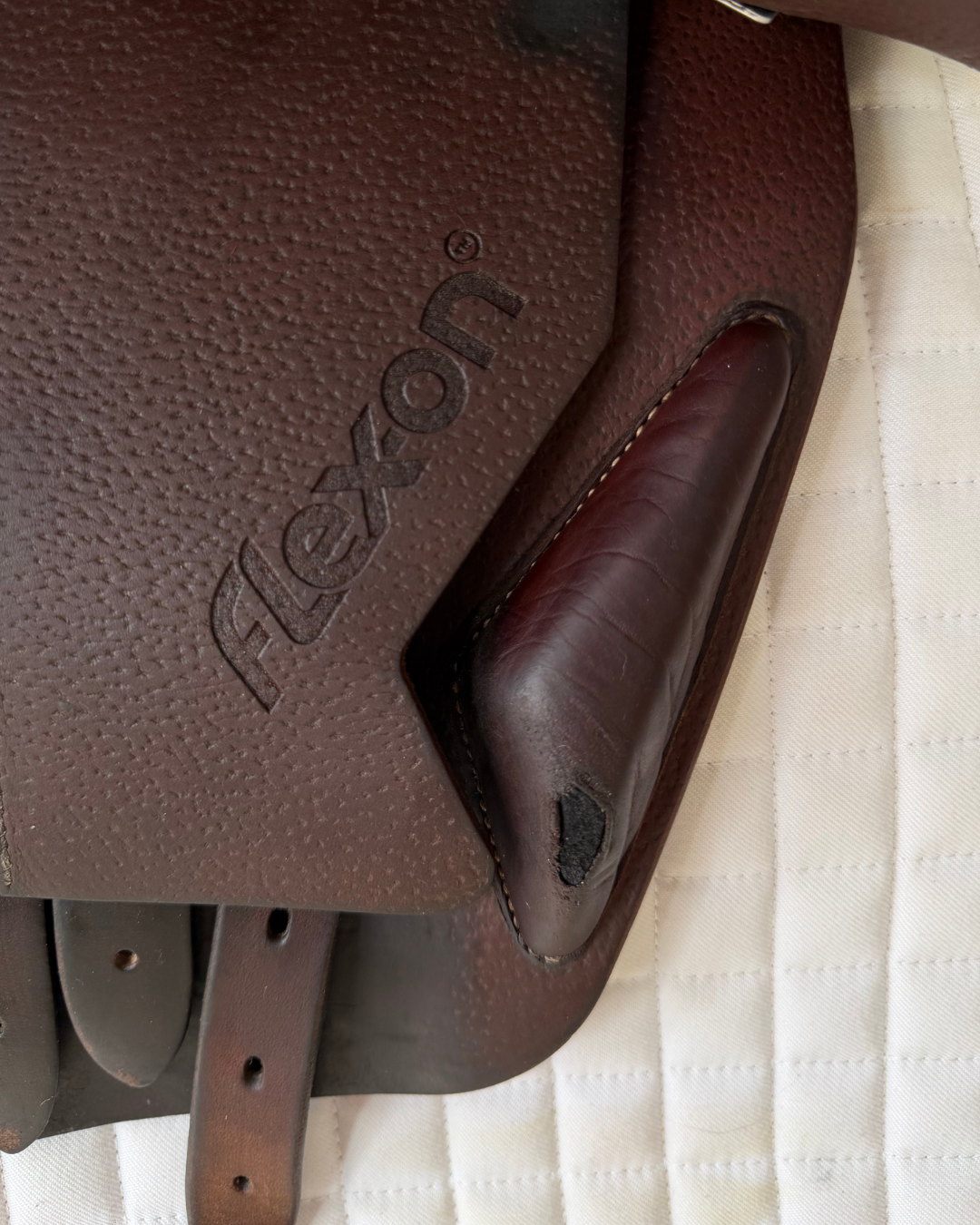 Flex-On Jumping Saddle — 17.5" — Dark Brown (2021)