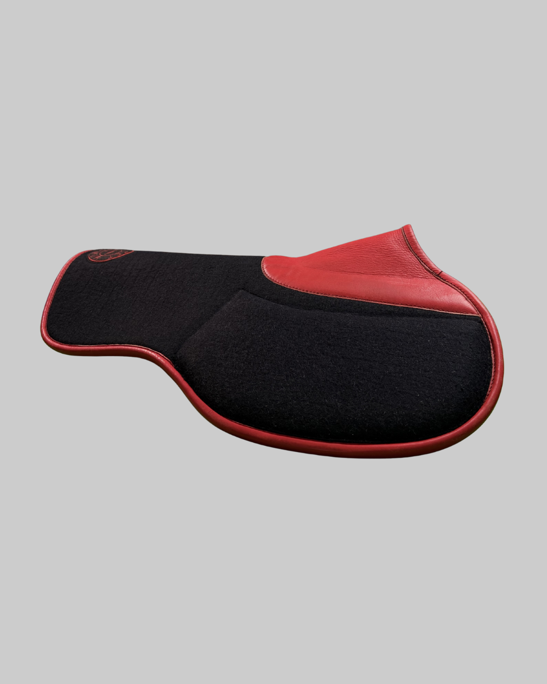 Butet Saumur Saddle Pad C Black Felt Red Calfskin Trim